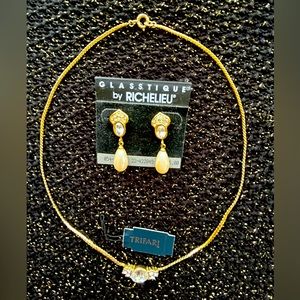 Vintage dressy rhinestone crystal necklace & coordinating earrings, gold tone